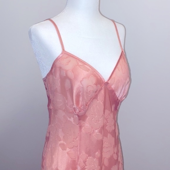 Victoria’s Secret gold label peach maxi slip - Picture 3 of 8